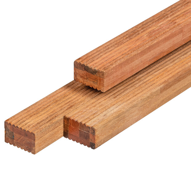 Bangkirai onderconstructie gedroogd, gelamineerd/gevingerlast D5, geschaafd 4rh 4,4 x 6,8 x 395 cm