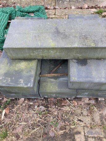 Traptrede massief 18x40x100cm Antraciet lichte beschadiging 6 stuks op=op